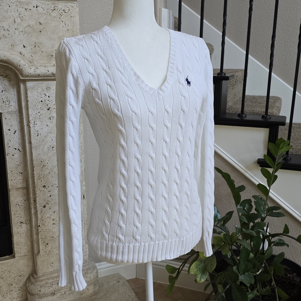 Ralph Lauren White V-Neck Cable Knit Sweater Size Medium - Picture 2 of 10